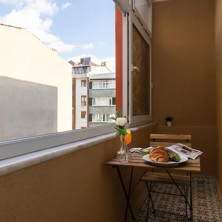 Quiet & Bright 2br - Near Metro Daire