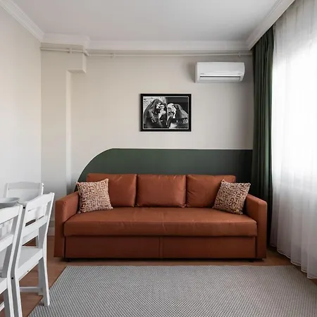 Daire Quiet & Bright 2br - Near Metro İstanbul