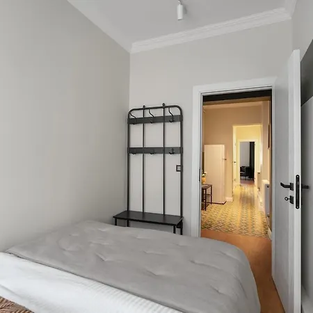 Daire Quiet & Bright 2br - Near Metro *