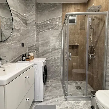 Daire Quiet & Bright 2br - Near Metro İstanbul