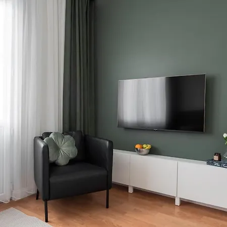 Quiet & Bright 2br - Near Metro Daire İstanbul