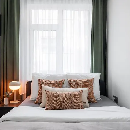 Quiet & Bright 2br - Near Metro Daire İstanbul