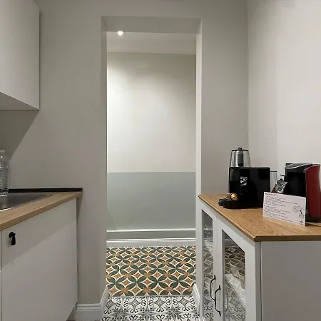 Quiet & Bright 2br - Near Metro İstanbul